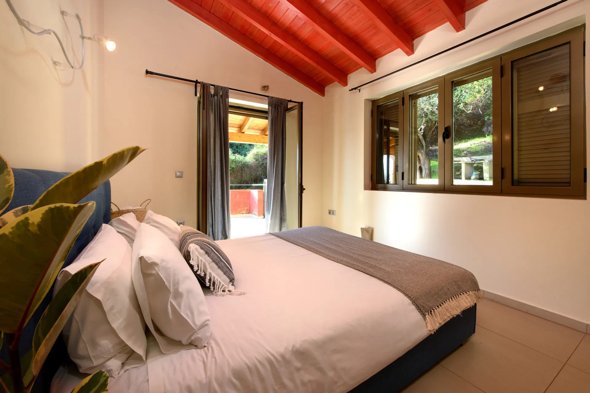 Tiara Holidays - Batelo Hotel - Panoramic Penthouse with Infinity Seaview - bedroom 2